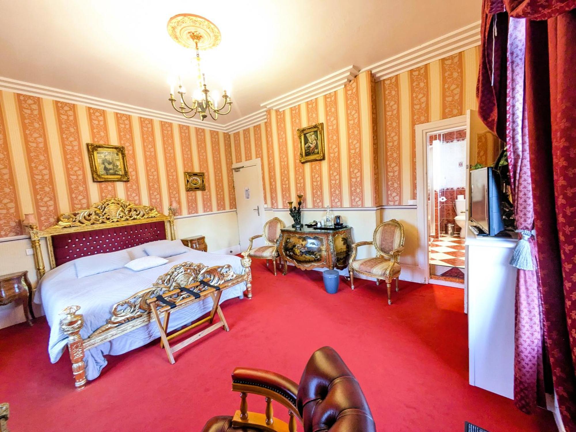 Chateau De Couette-café 3*