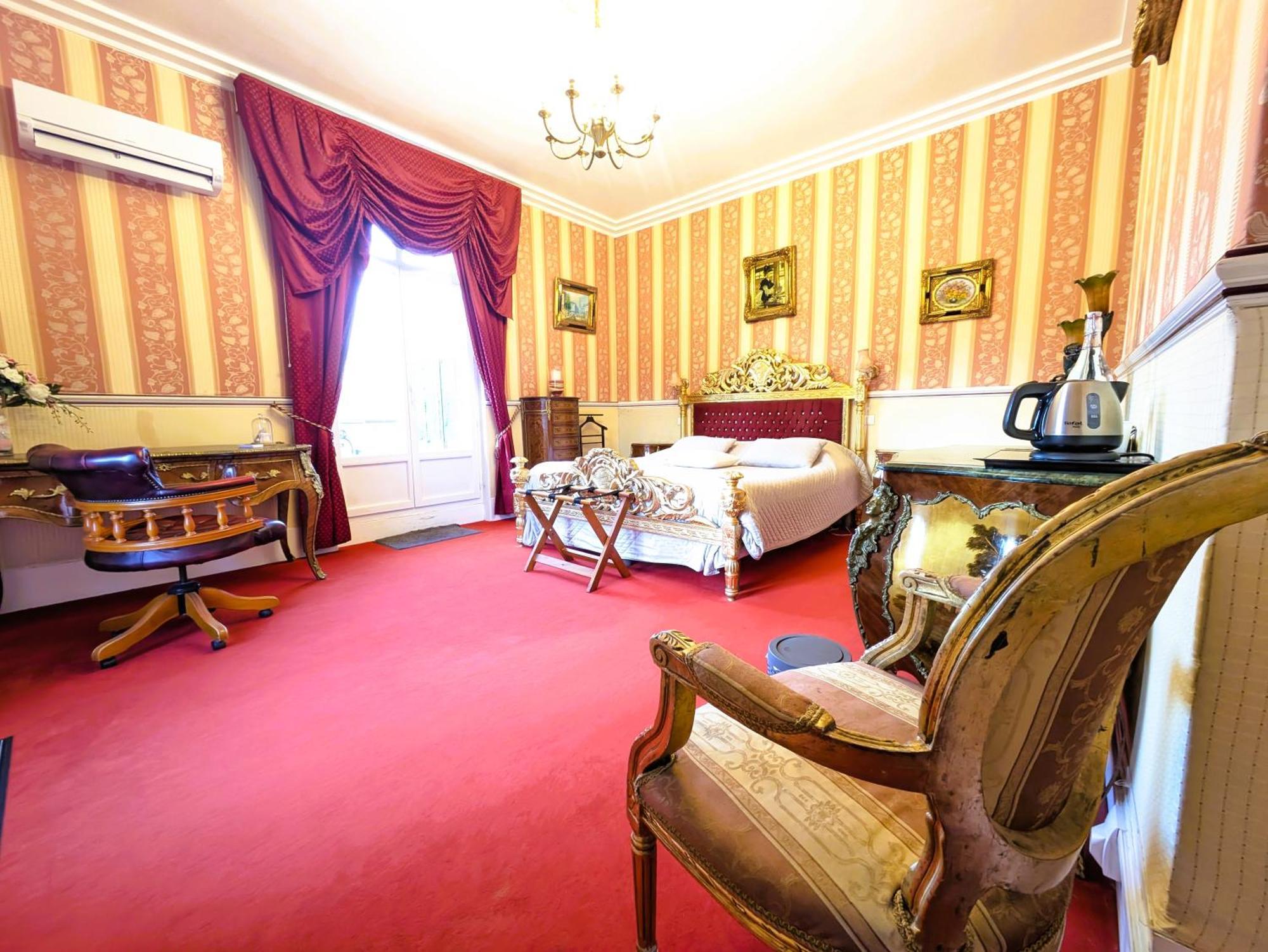 Chateau De Couette-café 3*