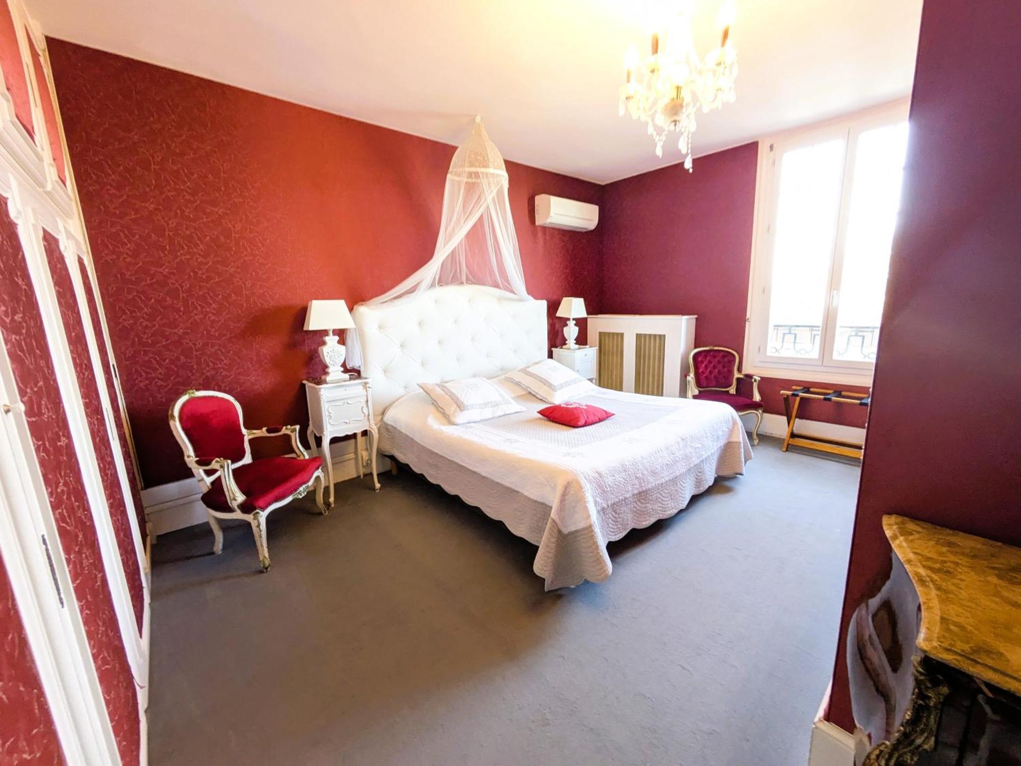 Chateau De Bed & Breakfast