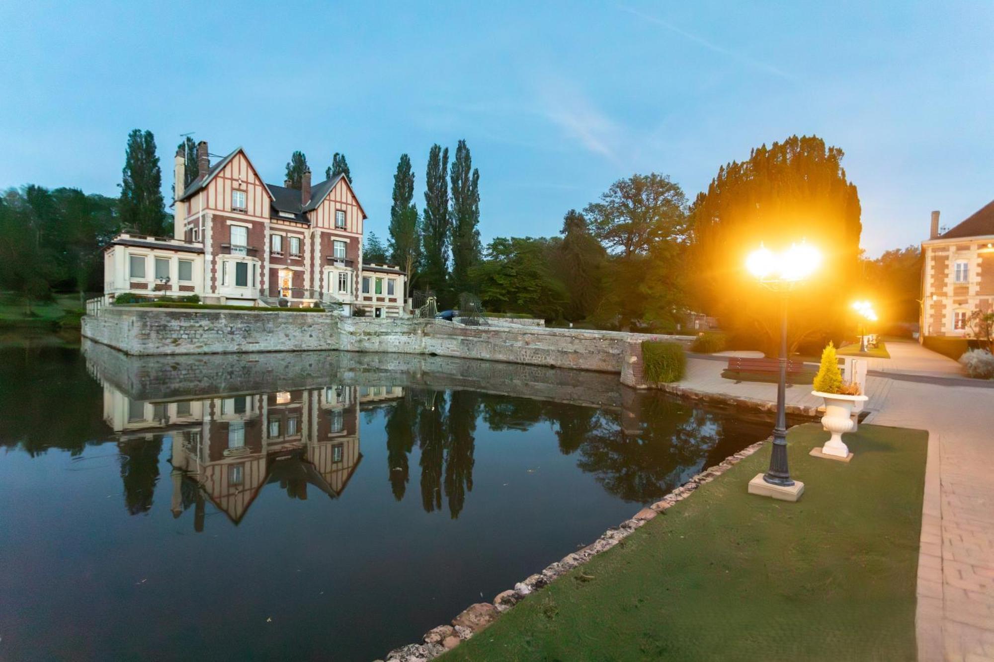 Chateau De Bed & Breakfast 3*