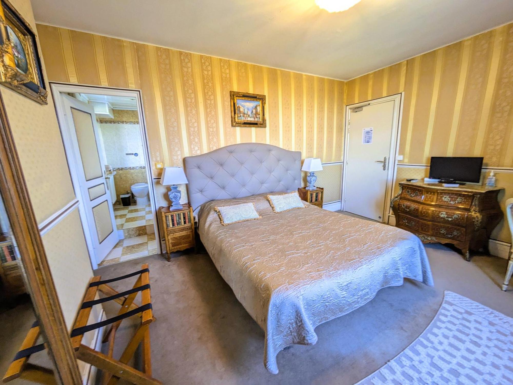 Chateau De Bed & Breakfast 3*